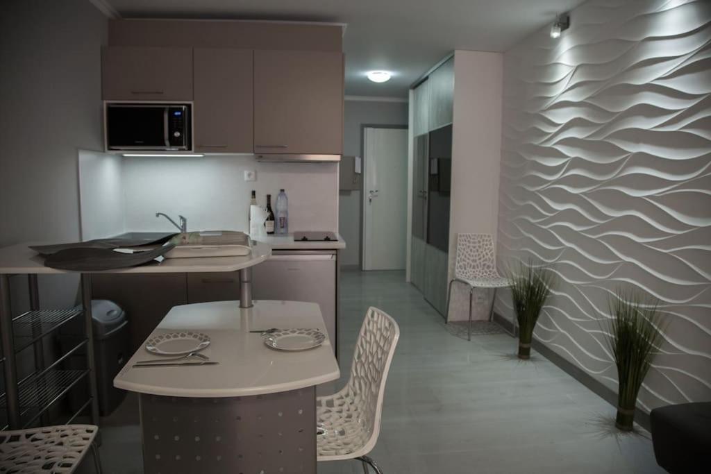 Stylish Studio In Only 50 Meters From Beach ! Nice Luaran gambar